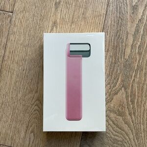 Quiet hours face roller